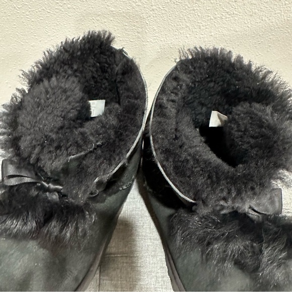 UGG Women’s Gitta Bow Boot - Picture 12 of 14